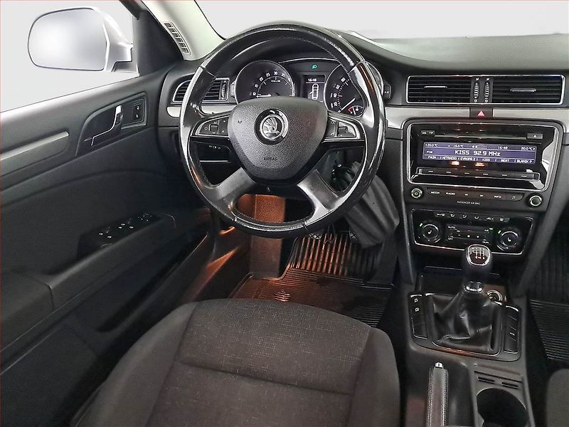 Škoda Superb (2013) 2.0 TDI, Xenony, Tempomat - fotka 7 z 20