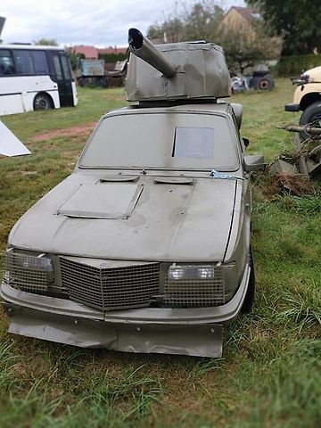 Bizarní automobil jako z filmu Šílený Max., zdroj: Se svolením Vlastimila Růžičky