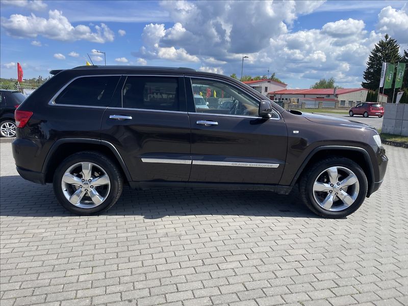 Jeep Grand Cherokee 3,0 CRDi 177kw Overland Pano T - fotka 5 z 35