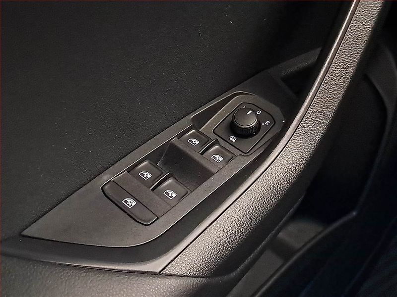 Škoda Karoq (2018) 1.5 TSI, Automat, Tempomat - fotka 16 z 18