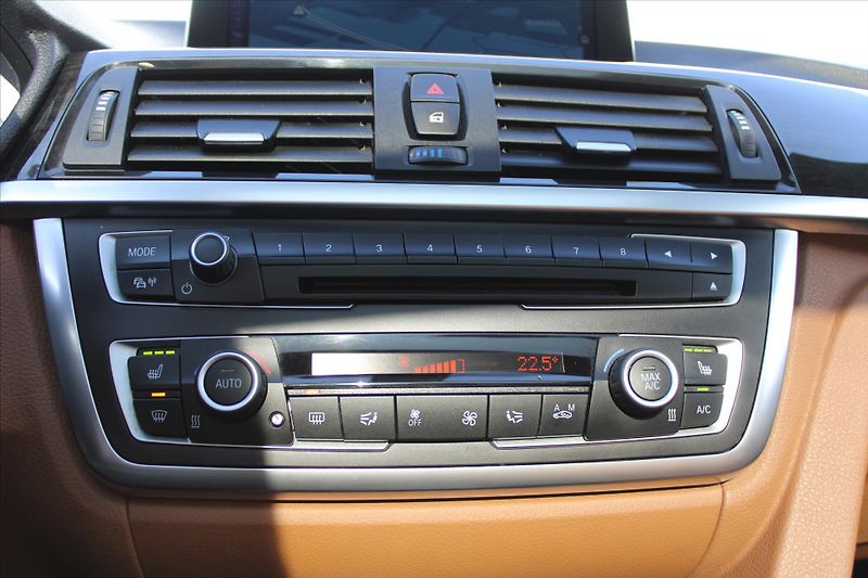 BMW Řada 3 320d xDrive NAVI KŮŽE PANORAMA - fotka 20 z 27