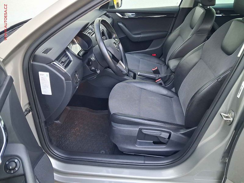 Škoda Octavia (2018) 1.4 TSi, Style, navi, +kola - fotka 9 z 19