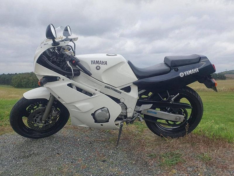 Yamaha FZR 600 (1996) - fotka 4 z 9