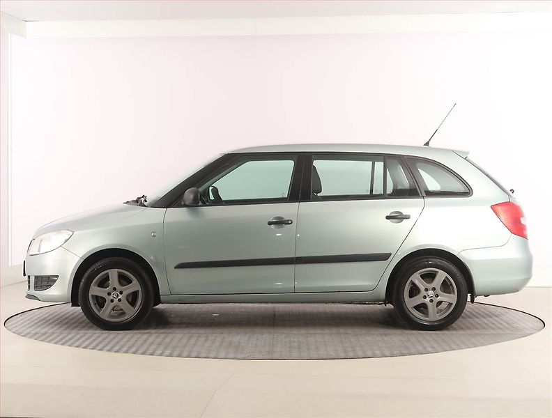 Škoda Fabia (2011) 1.2 TSI, Serv.kniha, po STK - fotka 3 z 15