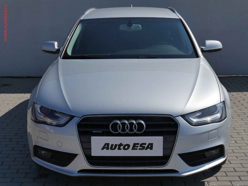 Audi A4 (2013) 2.0 TDi quattro, AT, bixen - fotka 2 z 21