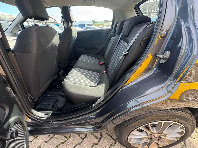 Fiat Punto (2011) 1,2i 51 KW PRVNÍ MAJITEL - fotka 33 z 42