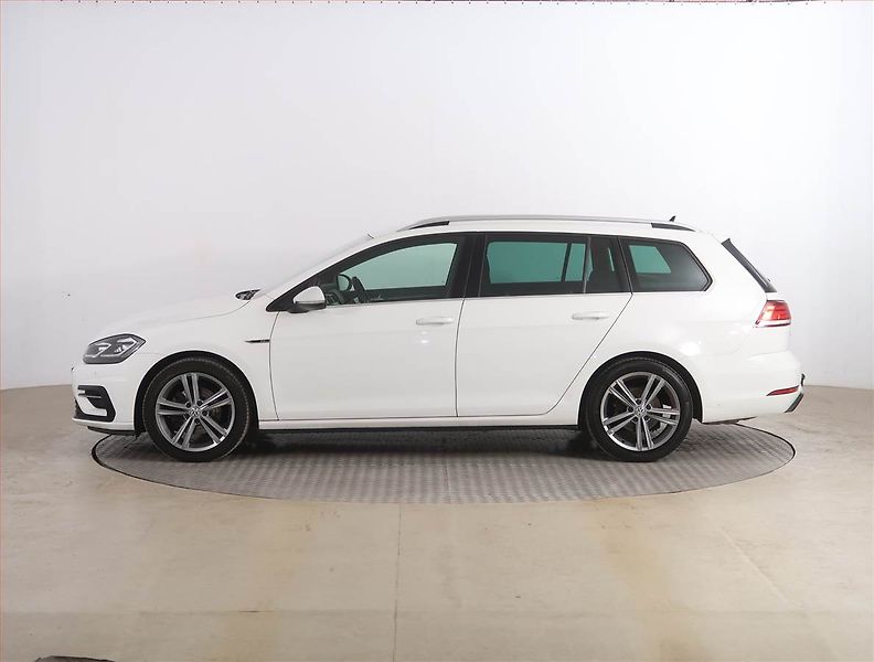 Volkswagen Golf (2020) R-Line 1.5 TSI, Automat, Kůže - fotka 3 z 20