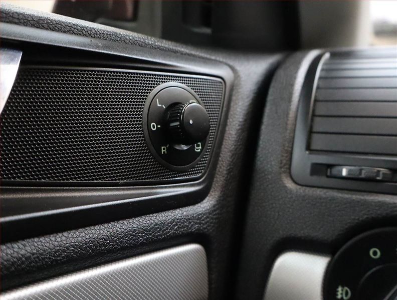 Škoda Octavia (2011) 2.0 TDI, Automat, nová STK - fotka 17 z 17