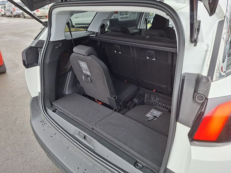 Peugeot 5008 ACTIVE 1,5 BHDI 130k EAT8 - fotka 6 z 24