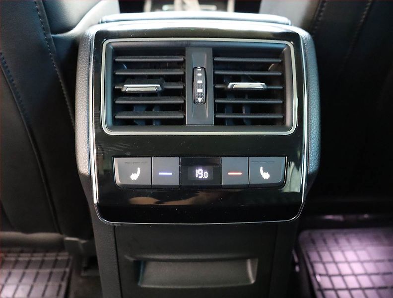 Škoda Superb (2021) Style 2.0 TDI - fotka 23 z 25