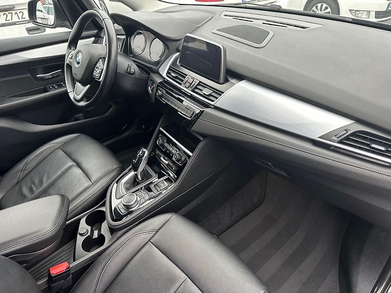 BMW Řada 2 (2022) 216d GT Luxury -CZ- 1.Majitel - fotka 16 z 20