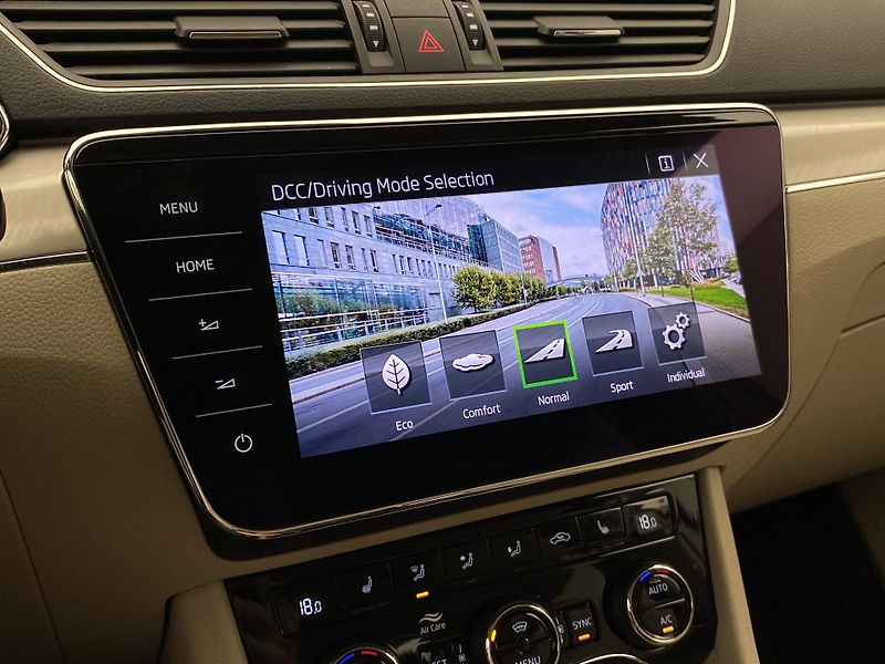 Škoda Superb COMBI 2.0TDI L&K DSG CZ - fotka 62 z 64