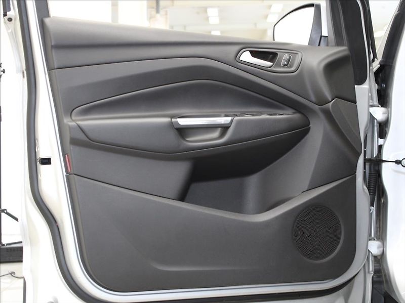 Ford Kuga 1,5 TDCi 88kW Titan.X ACC ČR - fotka 15 z 23
