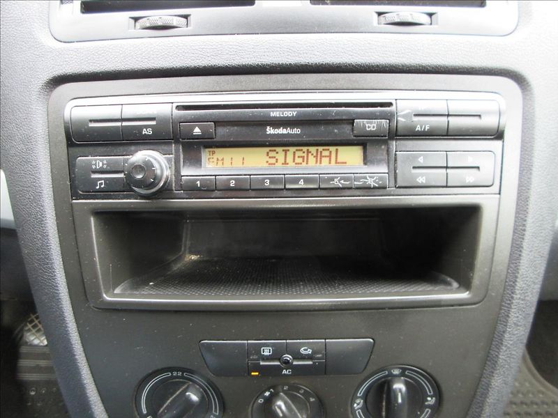 Škoda Octavia 1,6 i, 85Kw, Klima, Tažné. Nov - fotka 20 z 29
