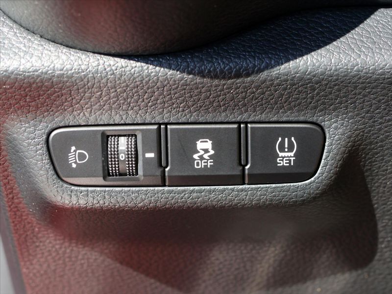 Kia Picanto 1,0 DPi 46kW Comfort CZ 1.Maj - fotka 18 z 37