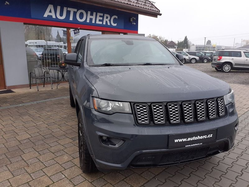 Jeep Grand Cherokee (2018) 3.6 L V6 4x4 - fotka 2 z 40