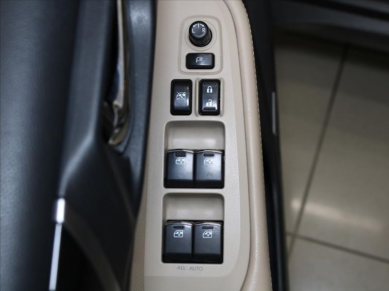 Subaru Outback 2,5 i 129kW 4WD Exclusice ČR - fotka 16 z 28