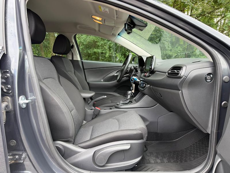 Hyundai i30 (2023) 1.0 T-GDI / 88 kW, Automat - fotka 16 z 19