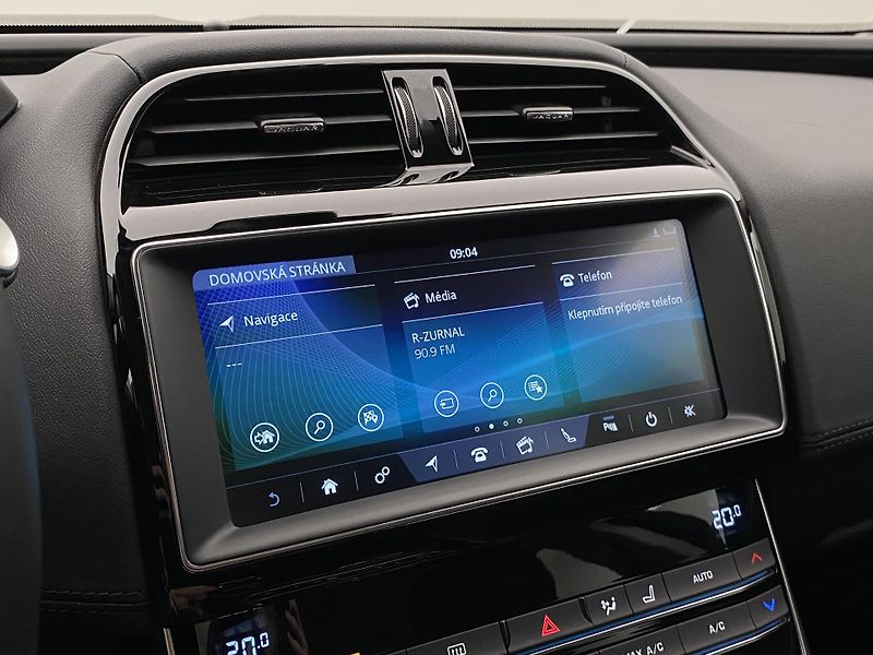 Jaguar XE 30t 221kW AWD AUT CZ - fotka 8 z 39