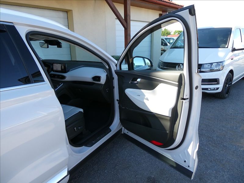 Hyundai Santa Fe 2,2 CRDi LUXURY 4x4 1.majitel - fotka 28 z 46