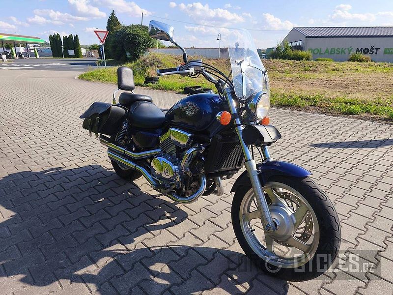 Honda VF 750 C Magna (1996) - fotka 5 z 11