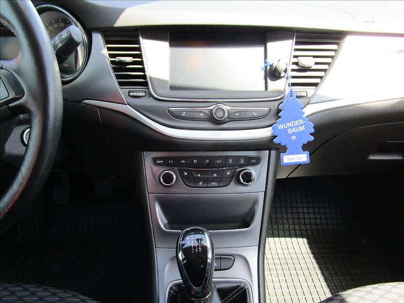 Opel Astra 1.4 Turbo Enjoy, 2. maj. - fotka 9 z 38