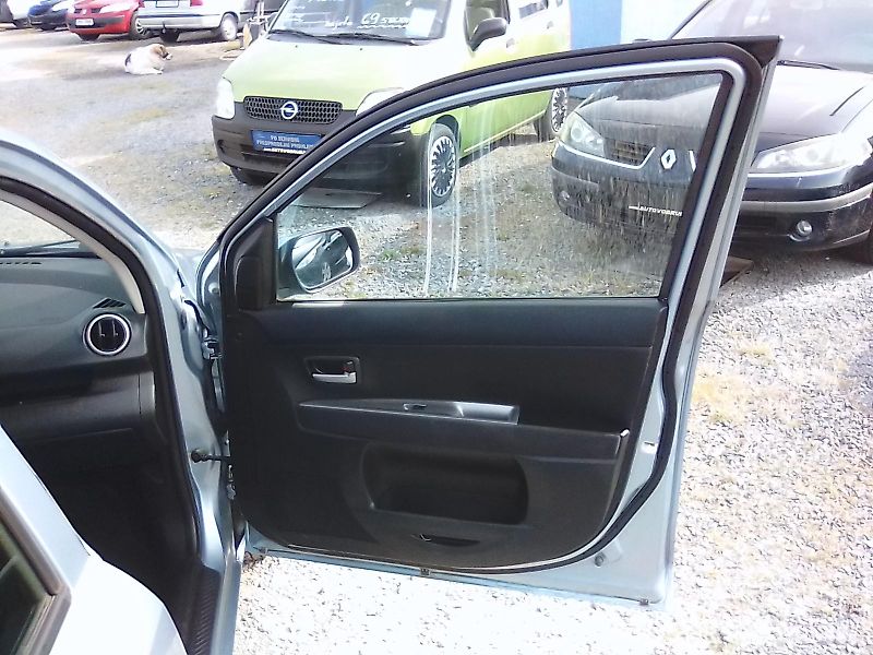 Mazda 2 (2007) 1.4i, 2.majitel - fotka 18 z 30