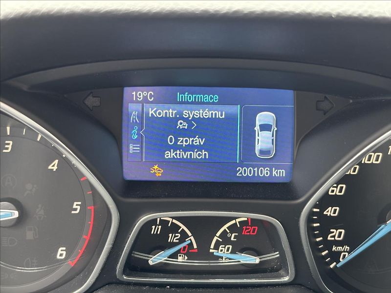 Ford Focus 2,0 TDCI 140k Titanium - fotka 25 z 36