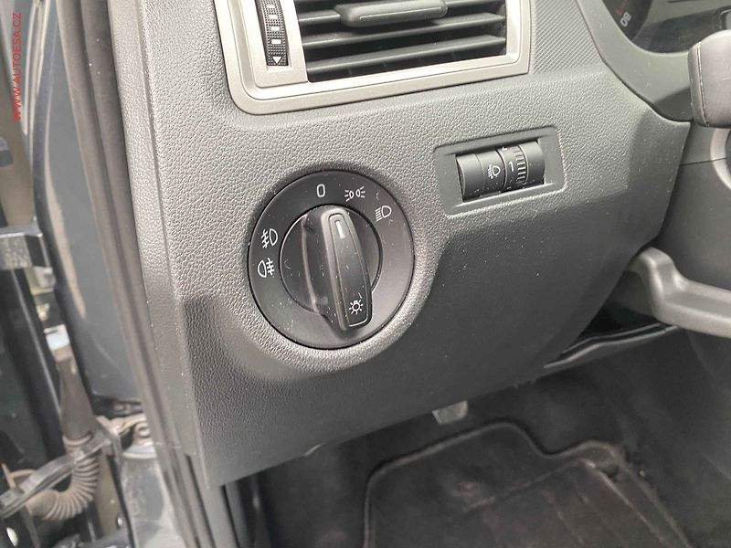Škoda Rapid (2015) 1.2 TSi, Active - fotka 14 z 15