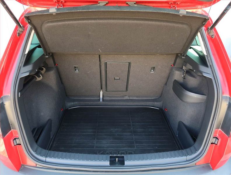 Škoda Karoq (2020) 1.5 TSI - fotka 13 z 18