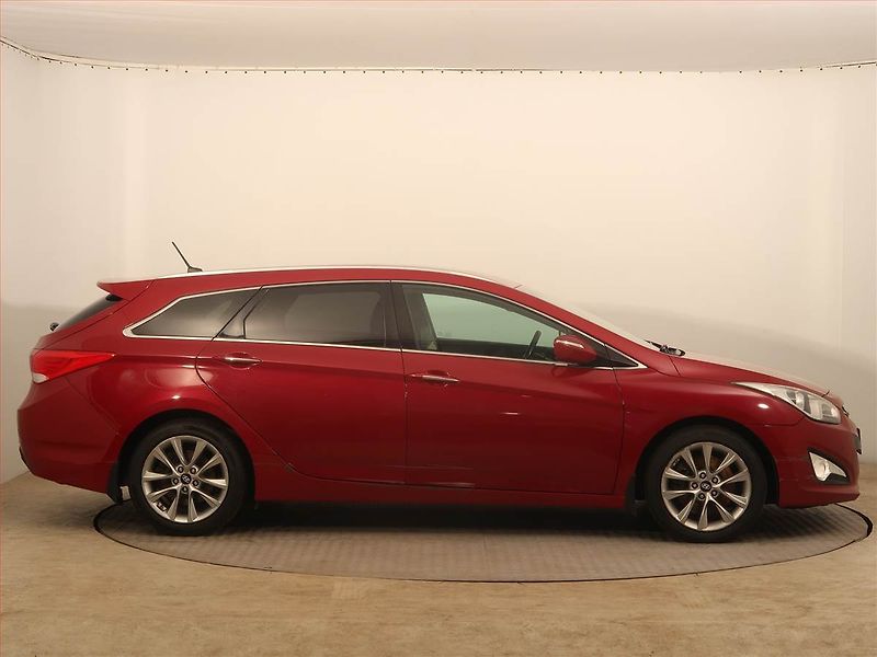 Hyundai i40 (2014) 1.7 CRDi, po STK, Tažné - fotka 6 z 14