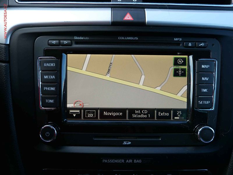 Škoda Superb (2012) 2.0TDi 4x4, Elegance, DSG - fotka 23 z 28