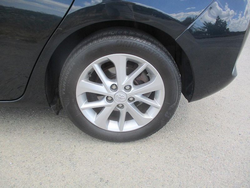 Toyota Auris 1.6i VVTi*AUTOM*NAVI*VÝHŘEV*TZ - fotka 40 z 47