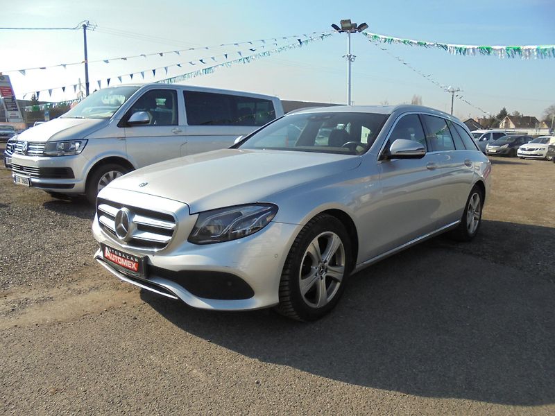Mercedes-Benz Třídy E (2017) 220D - 4MATIC - SUPER VÝBAVA - fotka 3 z 11