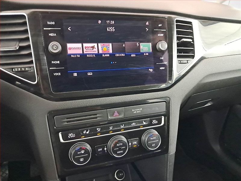 Volkswagen Golf Sportsvan (2019) 1.5 TSI, Automat, Serv.kniha - fotka 12 z 20