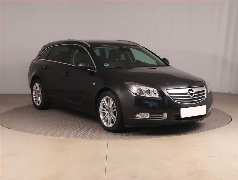 Opel Insignia (2011) 2.0 CDTI, Navi, Xenony - fotografie inzerátu