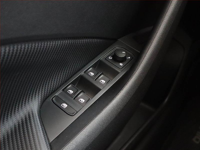 Škoda Kamiq (2024) Monte Carlo 1.0 TSI - fotka 19 z 20