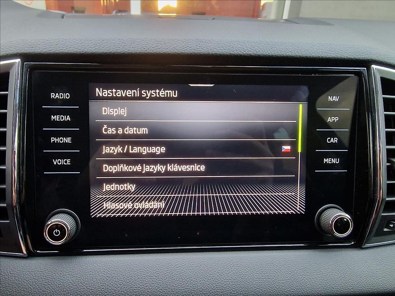 Škoda Karoq 2.0TDI Style,původ ČR,1.Maj. - fotka 32 z 50