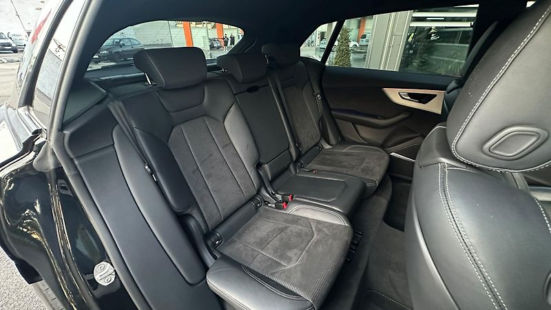 Audi SQ8 4,0 TDI  ČR - fotka 19 z 25