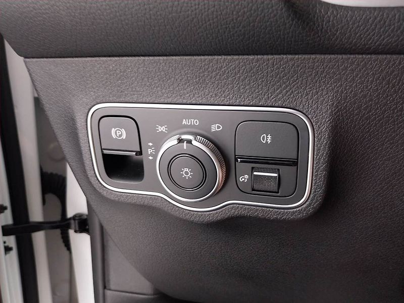 Mercedes-Benz GLB (2022) 200 d 4MATIC - fotka 18 z 23