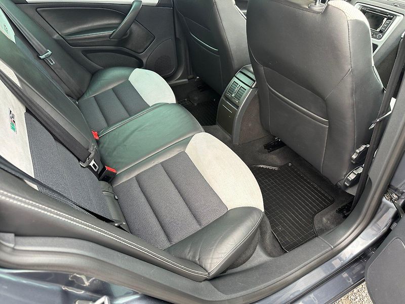 Škoda Octavia (2011) RS 2,0TDI - fotka 14 z 32