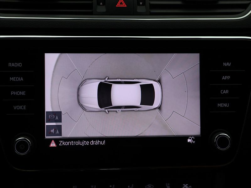 Škoda Superb 2,0 TDI 110kW L&K DSG DPH CZ - fotka 26 z 37