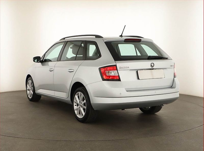 Škoda Fabia (2017) 1.0 TSI, Navi, Tempomat - fotka 4 z 18