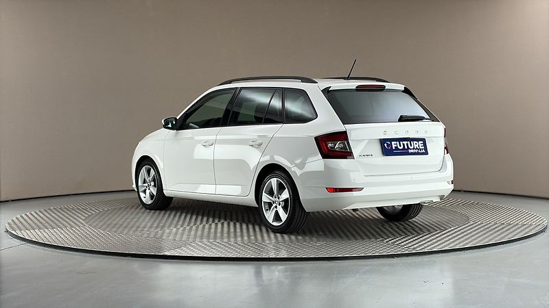 Škoda Fabia 1.0 TSI Ambition Combi - fotka 2 z 23