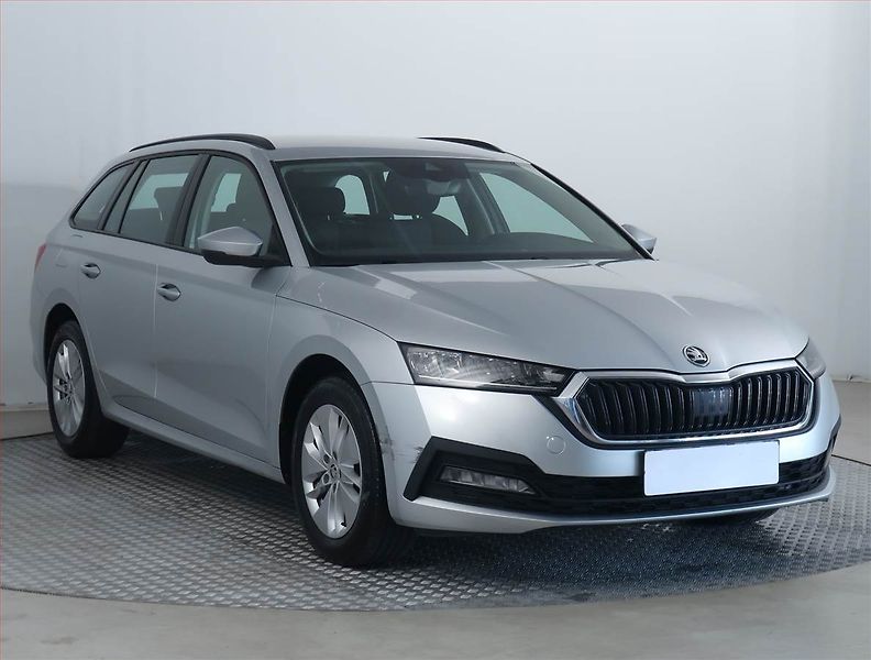 Škoda Octavia (2023) Ambition 2.0 TDI, ČR,1.maj - fotografie inzerátu