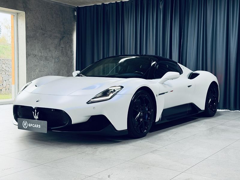 Maserati MC20 (2021) NOVITEC Bianco Audace Lift MAX - fotka 4 z 32