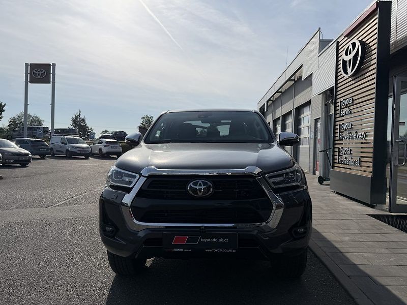 Toyota Hilux 2.8D, Executive, DPH, 8tis km - fotka 3 z 26