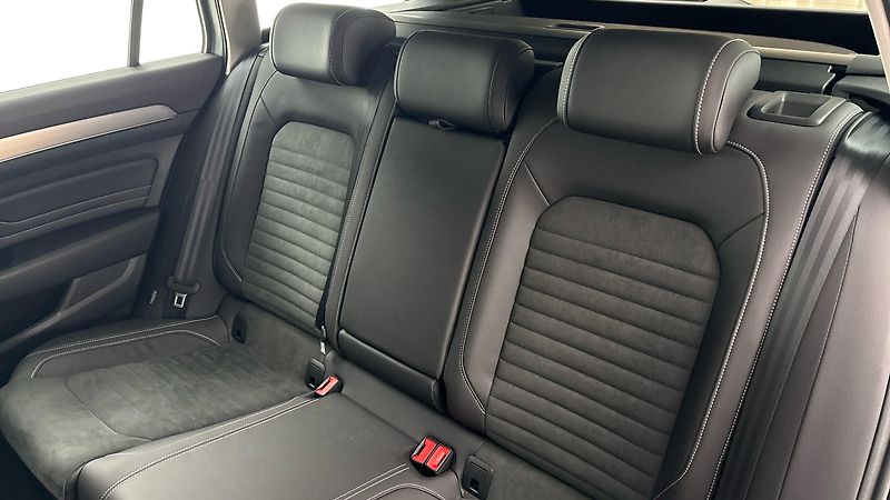 Volkswagen Passat 2.0 TDI DSG Elegance Variant - fotka 16 z 26