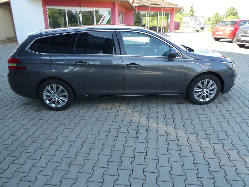 Peugeot 308 (2019) SW ALLURE 1.5 BlueHDi 130 MAN6 - fotka 9 z 27