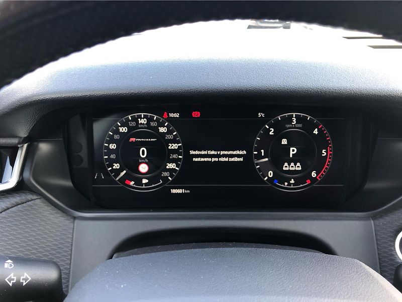 Land Rover Range Rover Velar D 300 SE - fotka 18 z 26